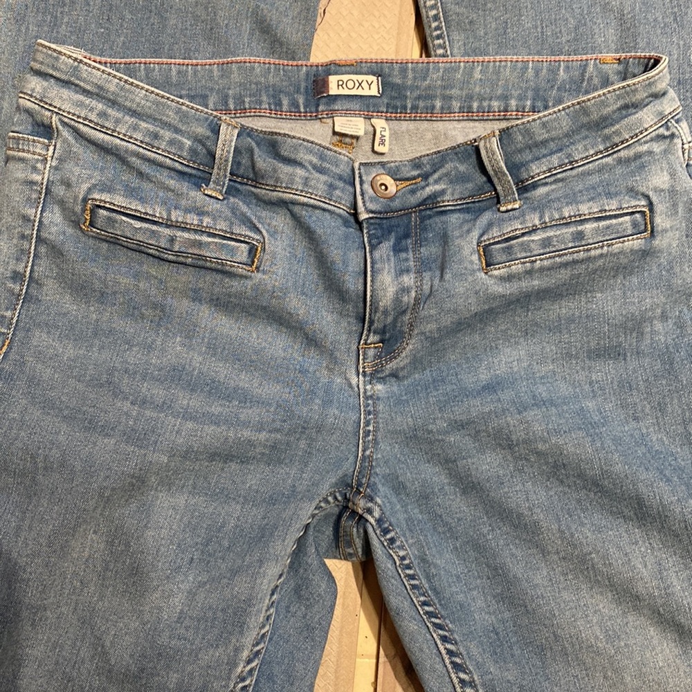 Womens ROXY Jeans! 30” waist🔥 with 4 pockets & FLARE! PRISTINE! Fun Detail🎄🎁